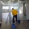 Limpieza en nave y oficinas