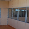 Marcos con cortina interior. Melamina vertical. Color mapple