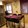Mesa con taburetes