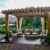 patio con pérgola de madera