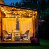 Pérgola con luz ambiental