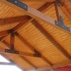 Pérgola con techo de madera