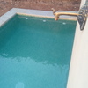 Piscina recién llenada.