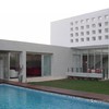 Piscina y jardín