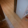 Poniendo el suelo corrido de salón a habitación continua 03