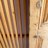 Porta d'accés a l'habitatge restaurada.