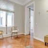 Puertas clásicas de madera con cuarterones pintadas