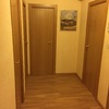Puertas de roble con manillas doradas marca Hoppe modelo Verona 