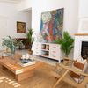 Salón clásico con plantas
