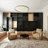 salón con librería de madera a medida
