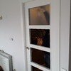 Salón puerta a cocina, colocando puerta acristalada