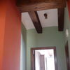 techo en blanco i vigas con tratamiento lasur