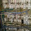Vieja caja de fusibles con cableado antiguo - 2