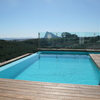 Vistas a Gibraltar desde piscina