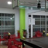 Zona de mesas de bar