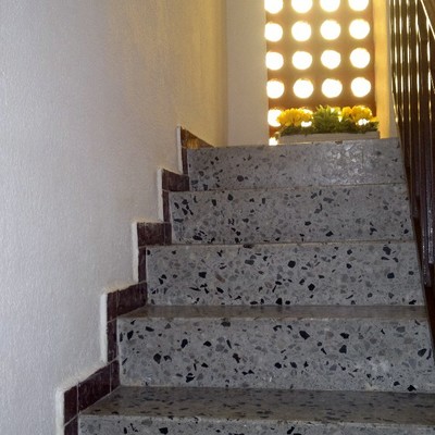 Pintar escaleras de un bloque de 4 pisos - Mataró (Barcelona) | Habitissimo