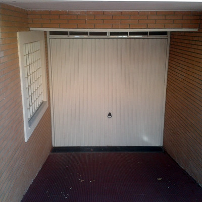 Cambiar la puerta del garaje - Almería (Almería) | Habitissimo