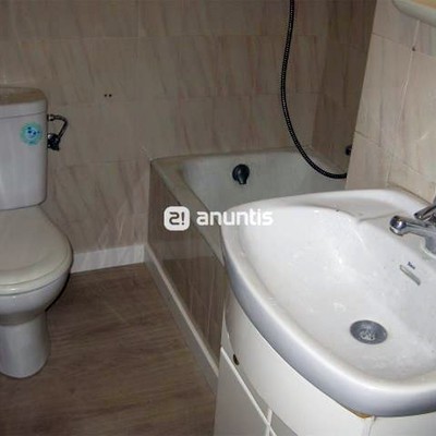 Reformar baño y cocina e instalar aire acondicionado/bomba de calor