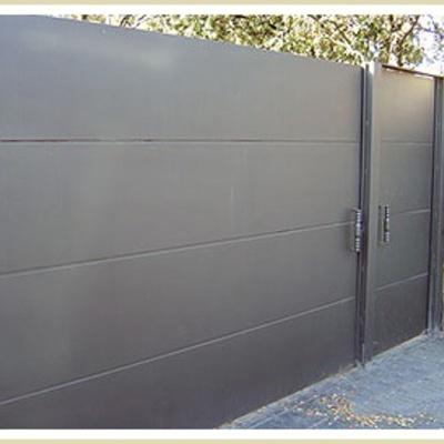 Puerta garaje y peatonal - Málaga (Málaga) | Habitissimo