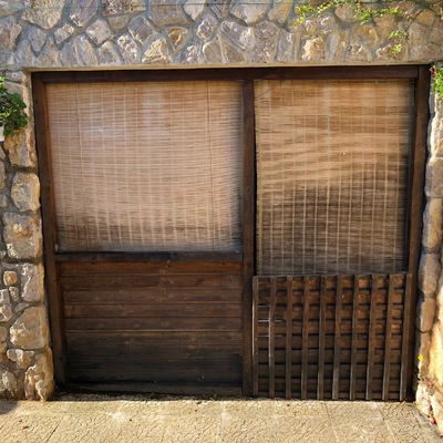 Instalar puerta garaje varios materiales - Olivella (Barcelona