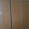 Lacar puertas exteriores y un armario