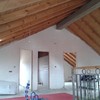 Tintar el techo de madera del atico y forrar viga y columnas que son de cemento