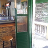 Poner puerta de madera en basauri