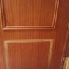 Arreglar puerta entrada piso,roza al cerrar en marco y no se pueden cerrar todos los cerrojos,también sustituir carboneras por dentro puerta y poner unas carboneras en puerta en cuadrado