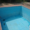 Poner rayolas en piscina de hormigón pintado