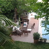 Poner suelo exterior de madera en jardin