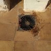 Mantenimiento de impermeabilización alrededor del desagüe de la azotea