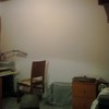 Instalar planchas de corcho en habitación