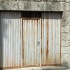 Sustituir chapa con puerta de acceso a cuarto en hierro