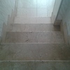 Mirar la posibilidad de instalar rampa para salvar altura de 4 escalones o en su defecto silla elevadora