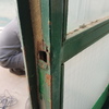 Reparar bisagras puertas de metal soldando y poniendo cerraduras