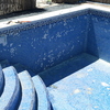 Sustituir gresite en las paredes laterales de la piscina