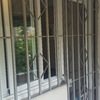 Tirar pared del salón al balcón, alisar pared, nivelar suelo del balcón, hacer regata para entena de tv