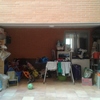 Transformar un espacio techado de un patio de luces en una habitación con cerramiento en aluminio y cristal, suelo, pintar, electricidad, etc