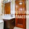 Restauración y pintura en puertas de madera