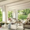 Pergola adosada teja y vigas madera blanca/clara