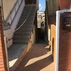 Pavimentar lateral de la casa