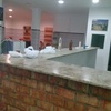 Local con bebida y suministros de proveedores