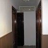 Lacar puertas y friso en blanco
