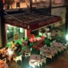 Decorar terraza de bar y dentro es pequeño