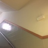 Pintar alto de escalera y rellanos que tienen zócalo de azulejo