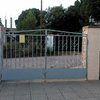 Cambiar puerta peatonal por una de alominio con motor