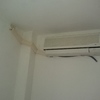 Ocultar o empotrar en la pared los tubos de refrigeración de aparato de aire acondicionado