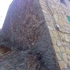 Reparación de humedades y revestir de piedra una fachada