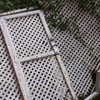 Colocación celosía con puerta de acceso a terraza