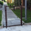 Puerta en valla jardin